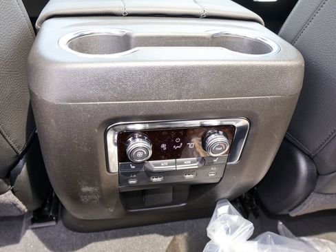 New 2026 GMC Yukon Denali AWD/4WD image 16