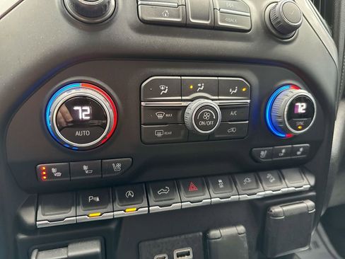 Used 2022 Chevrolet Silverado 1500 LTZ image 17