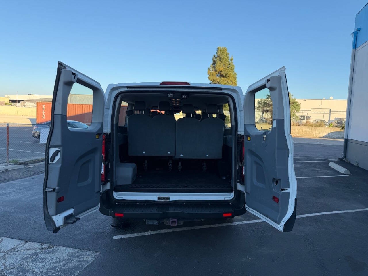 Used 2017 Ford Transit 350 XL RWD image 16