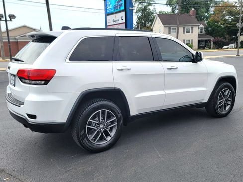 Used 2018 Jeep Grand Cherokee Limited AWD/4WD image 4