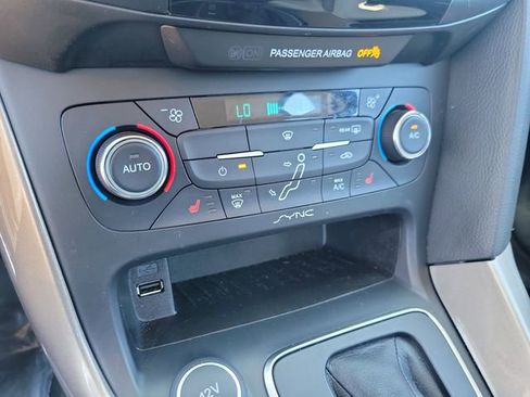Used 2015 Ford Focus Titanium image 26