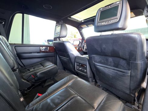 Used 2015 Lincoln Navigator 4WD image 27