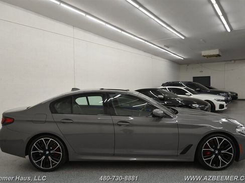 Used 2022 BMW 530i w/ M Sport Package image 9