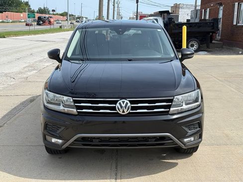 Used 2021 Volkswagen Tiguan SEL AWD/4WD image 2