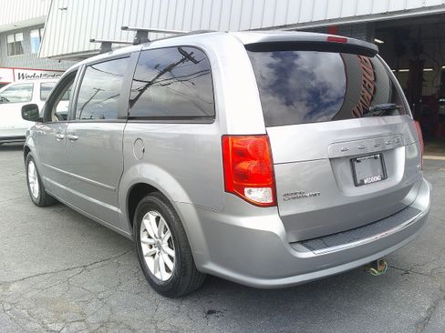 Used 2016 Dodge Grand Caravan SXT FWD image 6