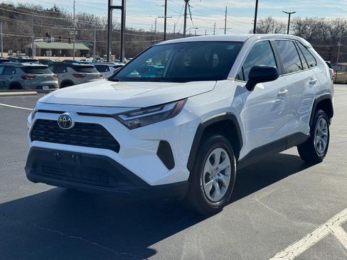 Used 2024 Toyota RAV4 LE image 8