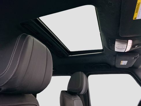 Used 2025 Mercedes-Benz G 550 image 17