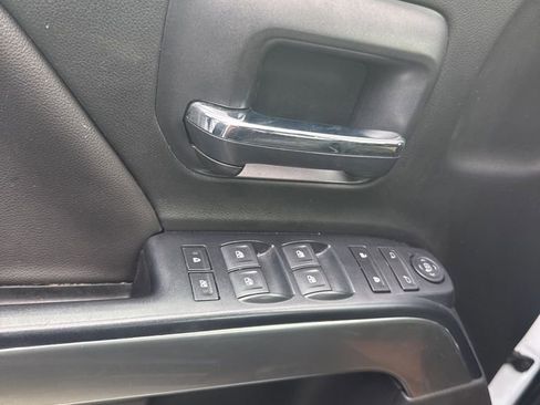 Used 2018 Chevrolet Silverado 1500 LT w/ LT Eassist Package AWD/4WD image 10