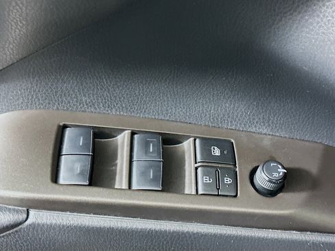 Used 2023 Toyota Camry SE image 15