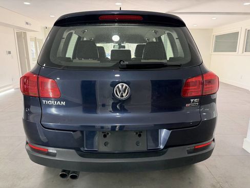 Used 2016 Volkswagen Tiguan S image 9