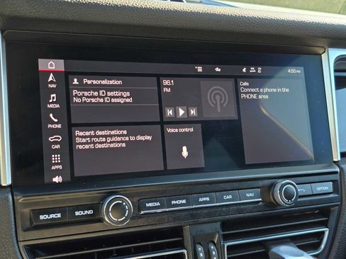 Used 2020 Porsche Macan AWD/4WD image 27