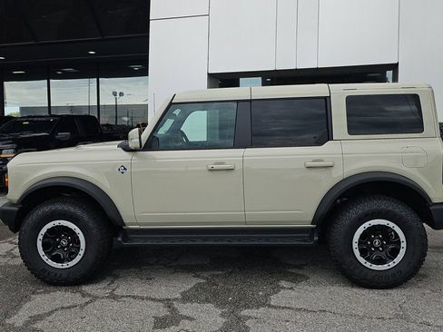 New 2025 Ford Bronco Outer Banks w/ Sasquatch Package AWD/4WD image 3
