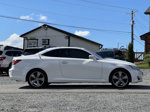 Used 2010 Lexus IS 250C RWD image 2