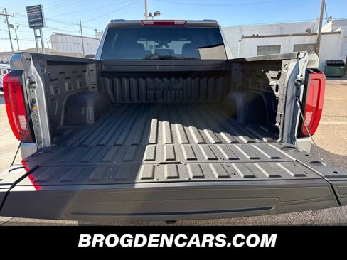 New 2026 GMC Sierra 1500 SLT w/ SLT Premium Package image 9