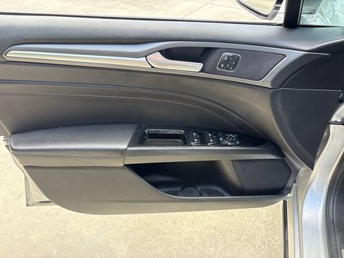 Used 2013 Ford Fusion Titanium FWD image 16