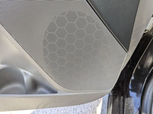 Used 2018 Chevrolet Impala LT image 16