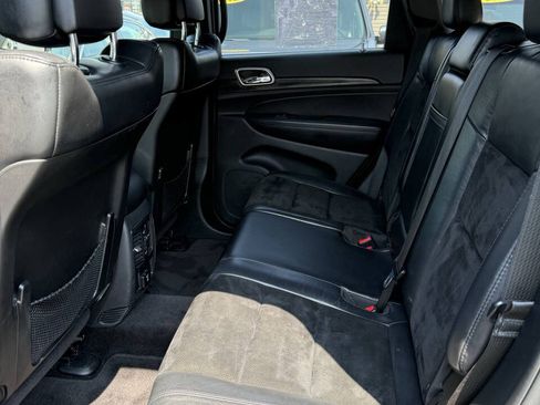 Used 2018 Jeep Grand Cherokee Altitude AWD/4WD image 14