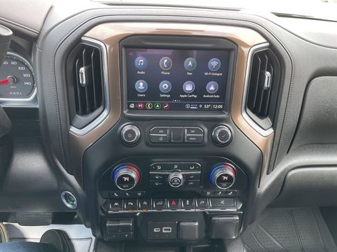 Used 2021 Chevrolet Silverado 1500 High Country w/ Technology Package image 9