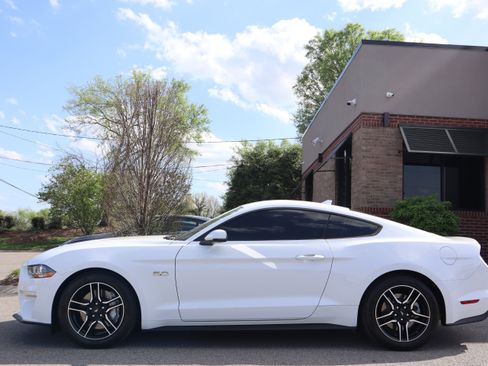 Used 2022 Ford Mustang GT Premium w/ Equipment Group 401A RWD image 10