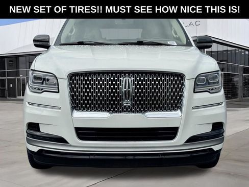 Used 2024 Lincoln Navigator L Reserve AWD/4WD image 4