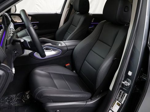 Certified 2026 Mercedes-Benz GLS 450 4MATIC image 10