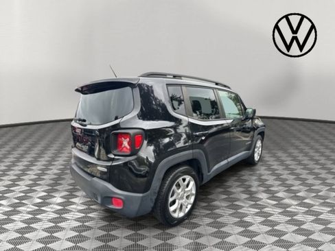 Used 2015 Jeep Renegade Latitude w/ Cold Weather Group image 3