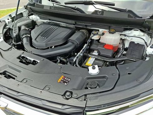 Used 2024 Chevrolet Traverse LS FWD image 27