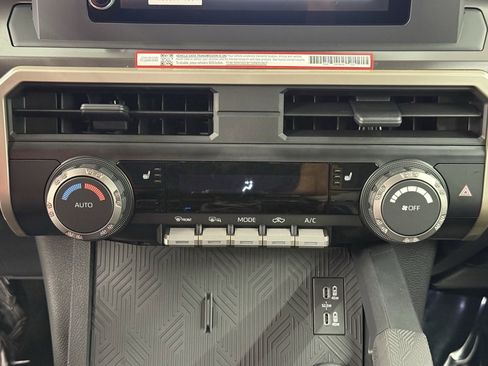 Used 2025 Toyota Tacoma TRD Off-Road image 30