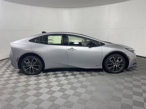 New 2027 Toyota Prius XLE AWD/4WD image 8