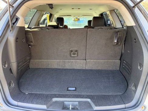 Used 2012 Chevrolet Traverse LT image 25