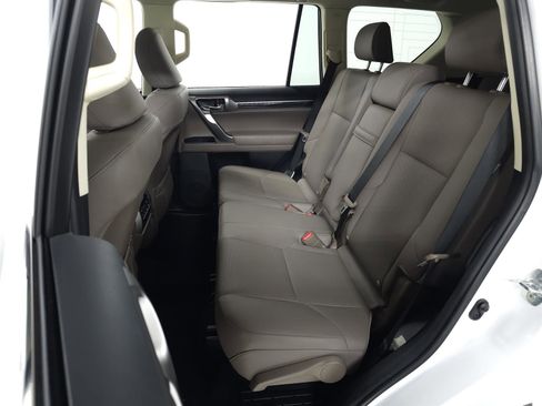 Used 2023 Lexus GX 460 Premium w/ Premium Package image 31