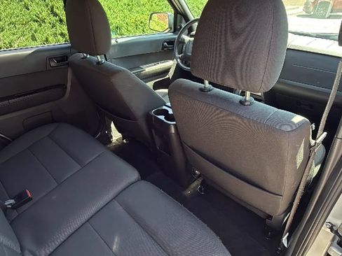 Used 2012 Ford Escape XLT FWD image 30