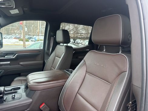 Used 2024 GMC Sierra 1500 Denali w/ Technology Package image 12