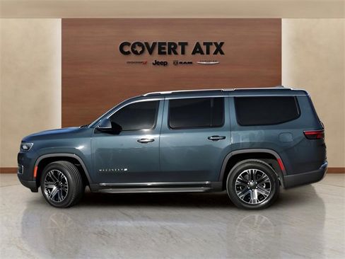 Used 2022 Jeep Wagoneer Series III image 2