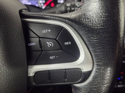 Used 2020 Jeep Renegade Trailhawk w/ UConnect 8.4 Nav Group AWD/4WD image 17