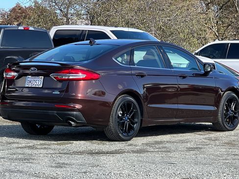 Certified 2019 Ford Fusion SE w/ Equipment Group 151A image 4