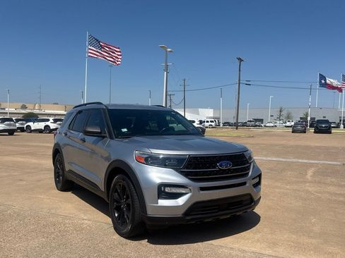 Used 2020 Ford Explorer XLT w/ Equipment Group 202A RWD image 1