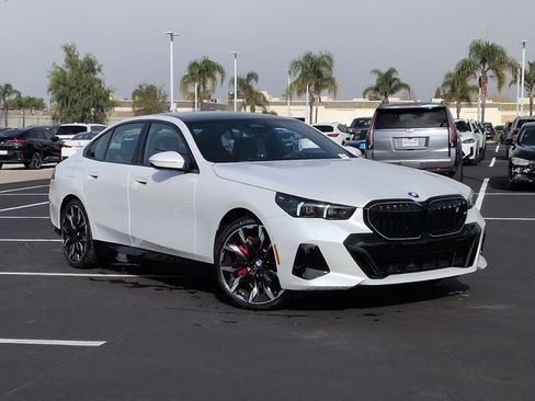 New 2026 BMW i5 eDrive40 w/ M Sport Package image 2