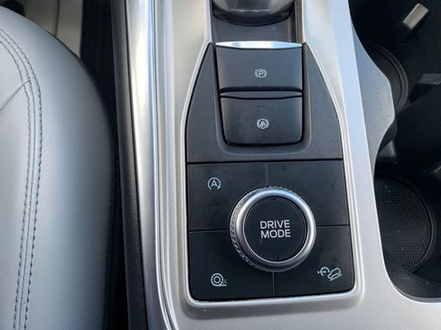 Used 2021 Ford Explorer XLT w/ Equipment Group 202A image 24