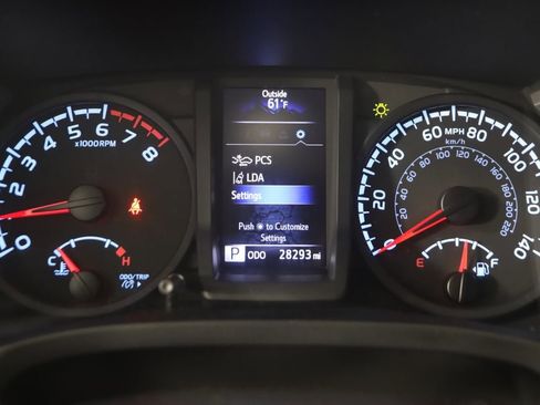 Used 2022 Toyota Tacoma SR image 9