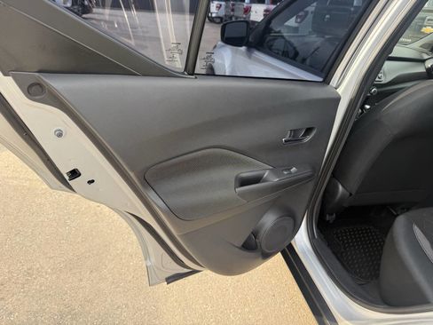 Used 2020 Nissan Kicks SV FWD image 14