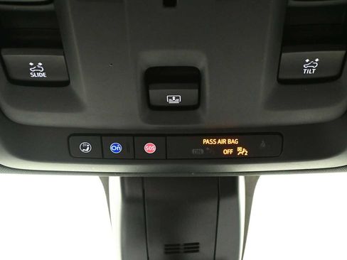 Used 2021 Chevrolet Tahoe Premier w/ Premium Package AWD/4WD image 32