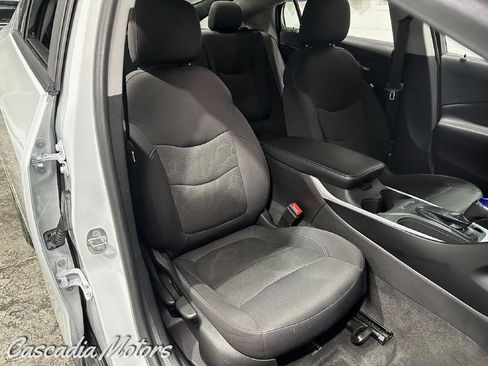 Used 2018 Chevrolet Volt LT FWD image 13