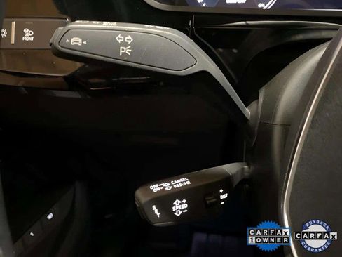 Used 2022 Audi e-tron Premium Plus w/ Premium Plus Package image 42