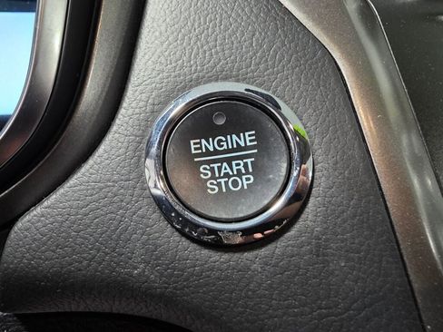 Used 2020 Ford Fusion SE FWD image 13