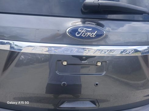 Used 2017 Ford Explorer XLT FWD image 15