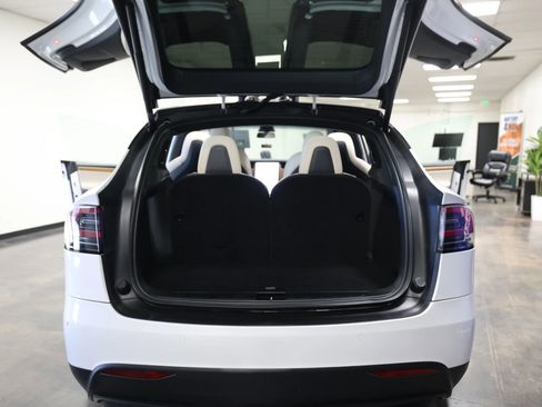 Used 2020 Tesla Model X Long Range image 45