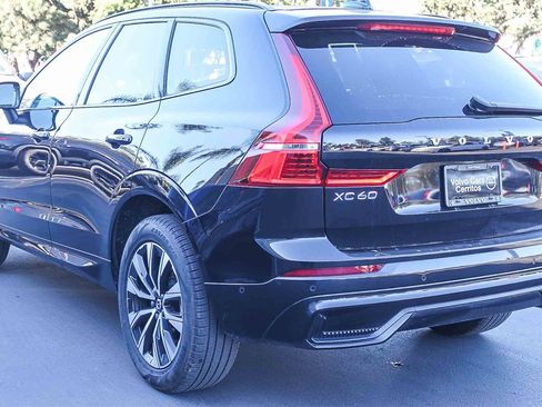 Used 2025 Volvo XC60 B5 Plus image 8