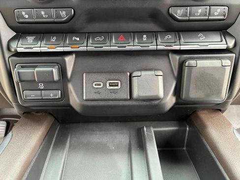 Used 2020 GMC Sierra 2500 Denali w/ Denali Ultimate Package AWD/4WD image 28