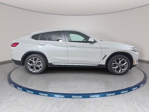 Certified 2025 BMW X4 xDrive30i w/ Premium Package AWD/4WD image 4